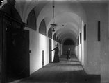 A piarista rendház folyosója, 1906