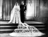 Erzsébet és Fülöp esküvőjük után, 1947. november 20. (kép forrása: Forbes)