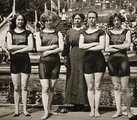 A britek női váltócsapata, amely olimpiai aranyat nyert 400 méteren Stockholmban (1912)