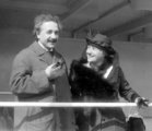 Einstein második feleségével, Elsával (kép forrása: All That's Interesting)