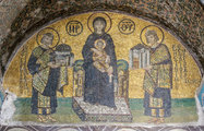 A délnyugati bejárat egyik mozaikja (kép forrása: Wikimedia Commons)