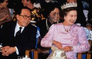 Vu Hszüe-csien kínai külügyminiszter II. Erzsébet brit királynővel 1986 októberében (kép forrása: Pinterest)