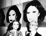 A császárné Andy Warhollal Teheránban, 1976. (kép forrása: All That's Interesting)