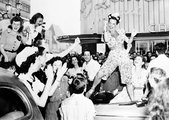 Carmen Miranda színésznő ünnepel Hollywoodban 