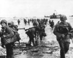 Amerikai katonák partraszállása Normandiában, 1944. június 6. (kép forrása: pbs.org)