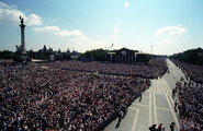 II. János Pál miséje a Hősök terén, 1991. augusztus 20. (kép forrása: gondola.hu)