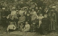 A Zizianov grúz herczegi család tagjai gróf Zichy Jenő körül (kép forrása: keptar.oszk.hu)