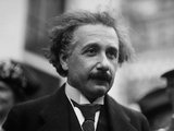 Albert Einstein (kép forrása: britannica.com)