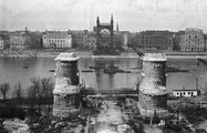 1953, a lerombolt Erzsébet híd budai hídfője
