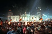 Ünneplés a Reichstag előtt (kép forrása: spiegel.de)