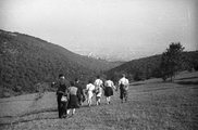 1946, Balra a Széchenyi-hegy, szemben a Farkas-völgy, jobbra az Ördög-orom