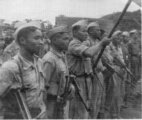 Pathet Lao fegyveresek 1953-ban (kép forrása: Wikimedia Commons)