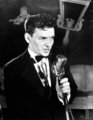 A 28 éves Frank Sinatra 1943-ban (kép forrása: time.com)