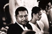 Jean-Claude „Baby Doc” Duvalier esküvőjén menyasszonyával, Michèle Bennett-tel (kép forrása: factslegend.org)