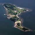 A különös alakú sziget madártávlatból (kép forrása: Wikimedia Commons)