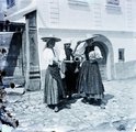 Torockói lányok népviseletben (1907)