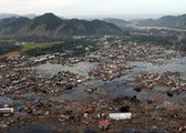 A 2004-es cunami pusztítása Szumátra partvidékén