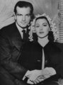 Hedy Lamarr és John Loder 1943. március 27-én keltek egybe. Ő még csak a harmadik volt.