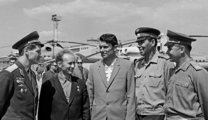 A népszerű teória szerint Iljusin (a csoportképen bal oldalon) már Gagarin előtt járt az űrben, ám az űrhajója balesetet szenvedett
