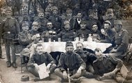 Söröző katonák 1917-ből