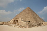 A gízai nagy piramis (kép forrása: Wikimedia Commons)