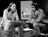 John Lennon és Tom Snyder műsorvezető a Lennon által adott utolsó televíziós interjú alatt, 1975. (kép forrása: Wikimedia Commons)