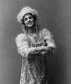 Miklós beleszeretett a szentpétervári opera balettcsillagába, Matilda Kseszinszkajába, a kapcsolatnak azonban véget kellett vetniük