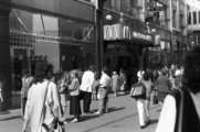 Az első magyarországi McDonald's a Régi posta utcában (1988)