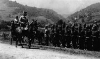Néhány órával a merénylet előtt a trónörökös még megtekintette az osztrák–magyar hadtestek boszniai hadgyakorlatát