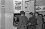 „Jegyet nem cserélünk” – a Csokonai mozi jegypénztára a Népszínház utcában (1960)