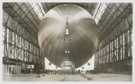 Zeppelin léghajó a hangárban