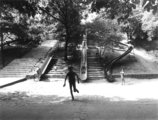 Valaki megunta a lépcsőzést a Gellért-hegyi csúszdás játszótéren. (1968)