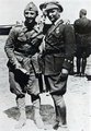 Franco testvérével, a pilóta Ramónnal Észak-Afrikában, 1925. (kép forrása: Wikimedia Commons)