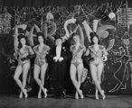 A Budapest Táncpalota (Moulin Rouge) farsangja a Nagymező utcában, Feleki Kamill és tánckara, 1959. (Fortepan / Bauer Sándor)