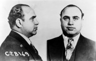Al Capone 1931-es rendőrségi fotója