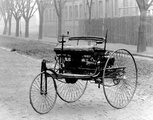 Az első, 1885-ben elkészített Patent-Motorwagen (kép forrása: Wikimedia Commons)