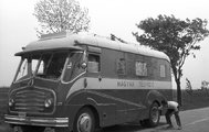 Az MTV közvetítőkocsija (Morris FE típusú kisbusz) 1964-ben