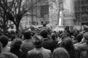Szabadság tér, tüntetés a Magyar Televízió székháza előtt 1989. március 15-én (Fortepan)
