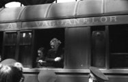 Kéthly Anna, a nemzetgyűlés alelnöke az Arlberg-Orient-Express-szel Zürichbe utazik, a szociáldemokrata konferenciára, 1947. (Fortepan/Berkó Pál)