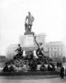 A Baross szobor eredeti helyén, 1900 körül