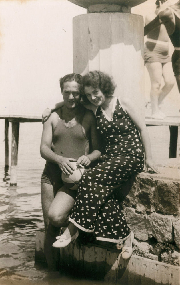 Kalmár Ilona és bátyja, Sándor Balatonföldváron 1932 nyarán