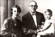 Nagy Imre feleségével és kislányukkal 1929-ben