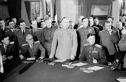 Zsukov elfogadja a német fegyverletételt Berlinben