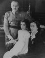 Franco tábornok feleségével és lányával Salamancában a polgárháború idején, 1936.