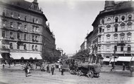 A szekerek is balra tartottak – a kép 1895 körül készült a Baross téren (Kép forrása: Fortepan/Budapest Főváros Levéltára)