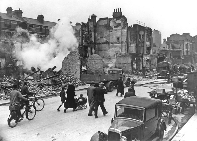 A bombázott London romjai