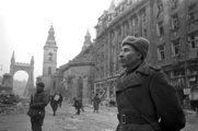 Szovjet katonák a Budapesti Apponyi téren, 1945. január