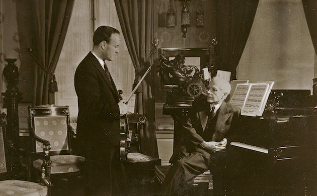 Gertler Endre hegedűművész társaságában, 1938