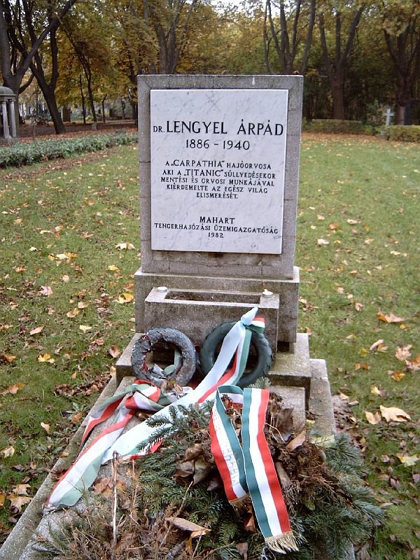 Lengyel Árpád sírja a Fiumei Úti Sírkertben (kép forrása: Wikimedia Commons/ Dr Varga József / CC BY-SA 3.0)