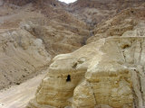 A 4-es számú barlang Kumránnál, ahonnan a tekercsek 90%-a előkerült